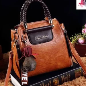 Elegant Leather Handbag with Multiple Compartments