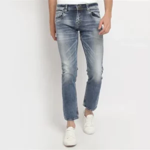 Trendy slim-fit jeans